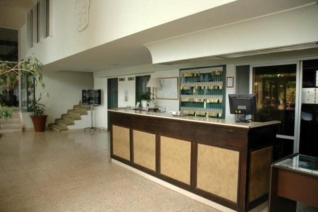 Hotel Austral Viedma Buitenkant foto